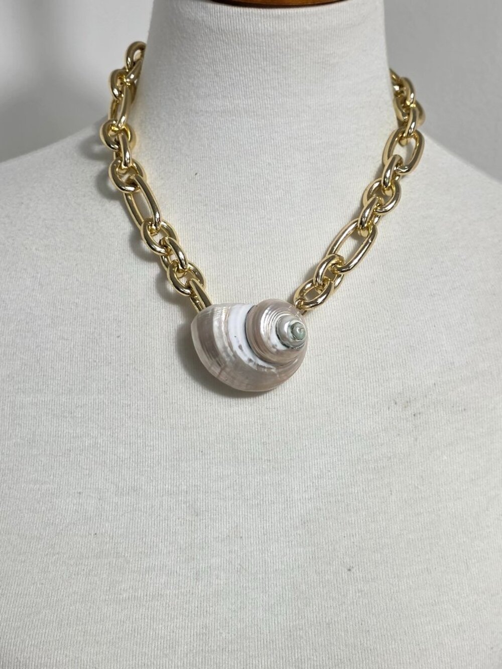 Serefina Large Natural Turbo Shell Pendant Necklace Chunky Gold Link Chain